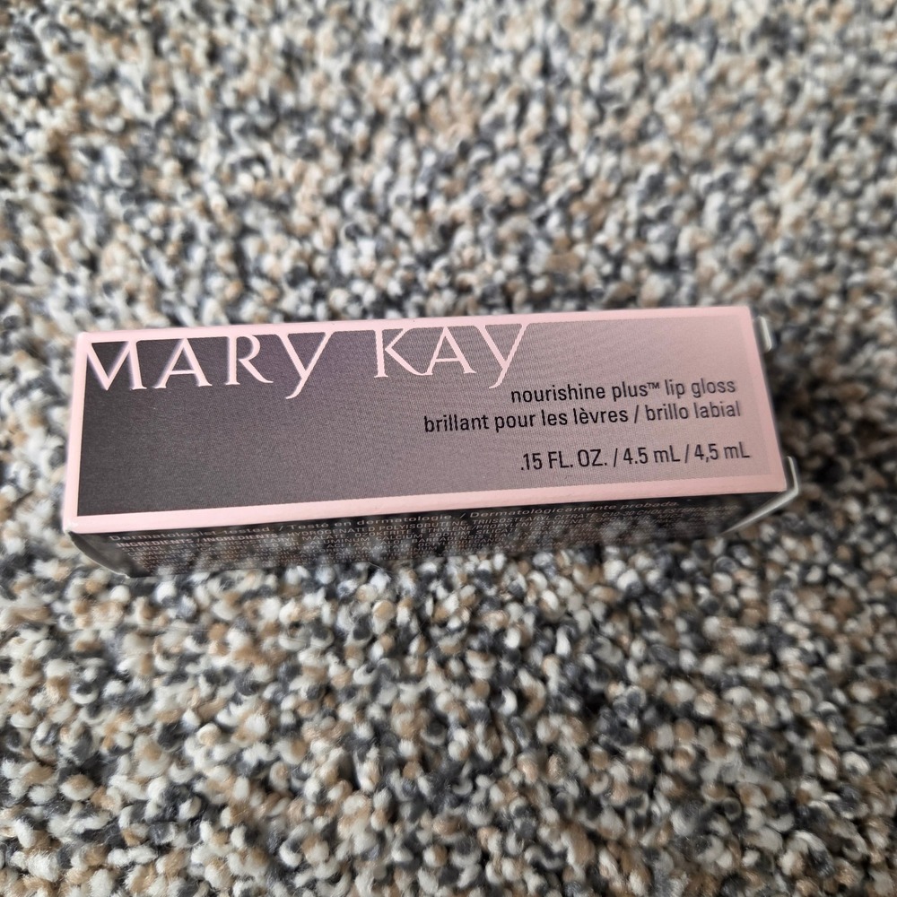 Mary Kay NouriShine Plus Lip Gloss Cafe Au Lait 0.15 fl oz New in Box 047949